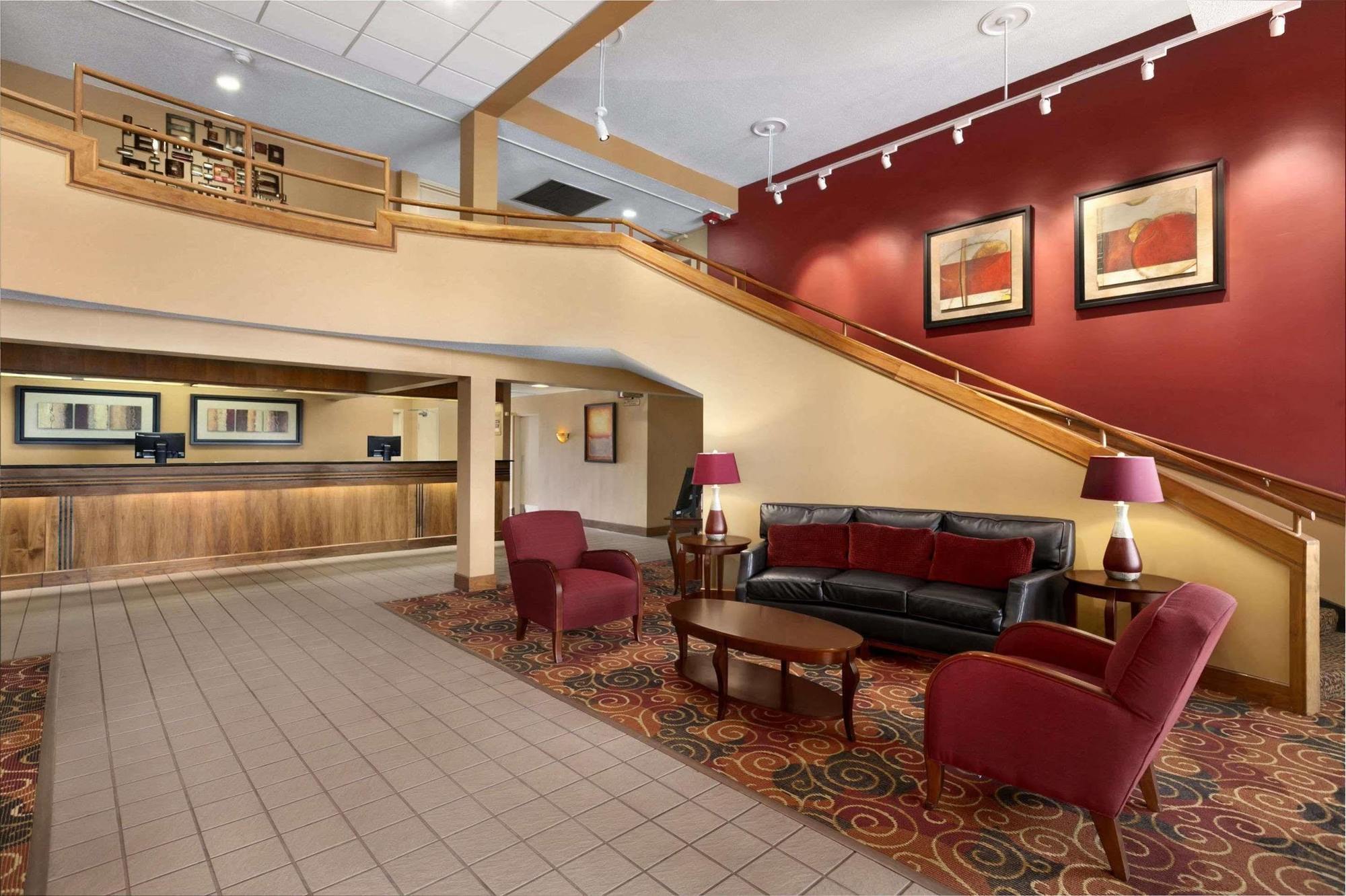 Ramada Burlington Hotel And Conference Center Exterior photo
